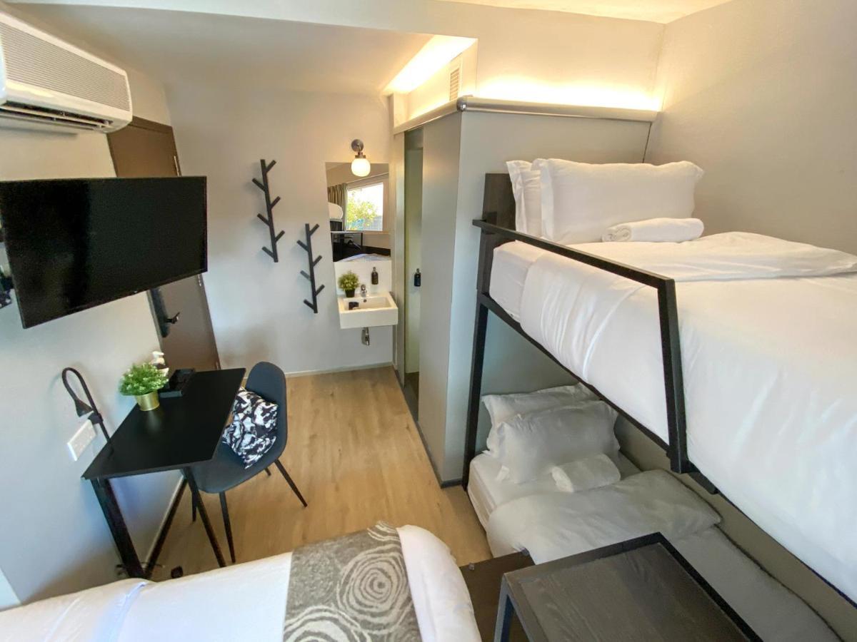 Hotel St Signature Bugis Beach, Dayuse, 8-9 Hours, Check In 8am Or 11am Singapur